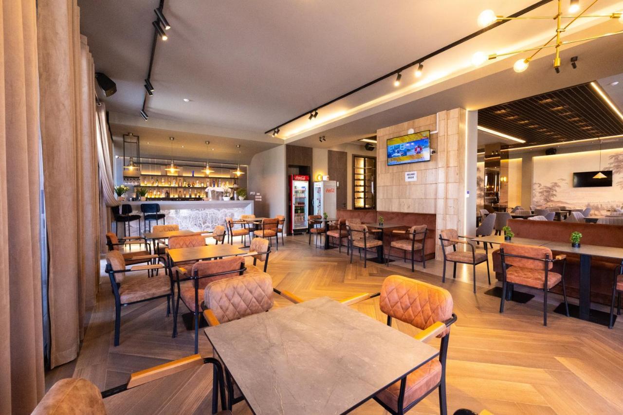 New Donantelo Hotel Vlore Exterior photo