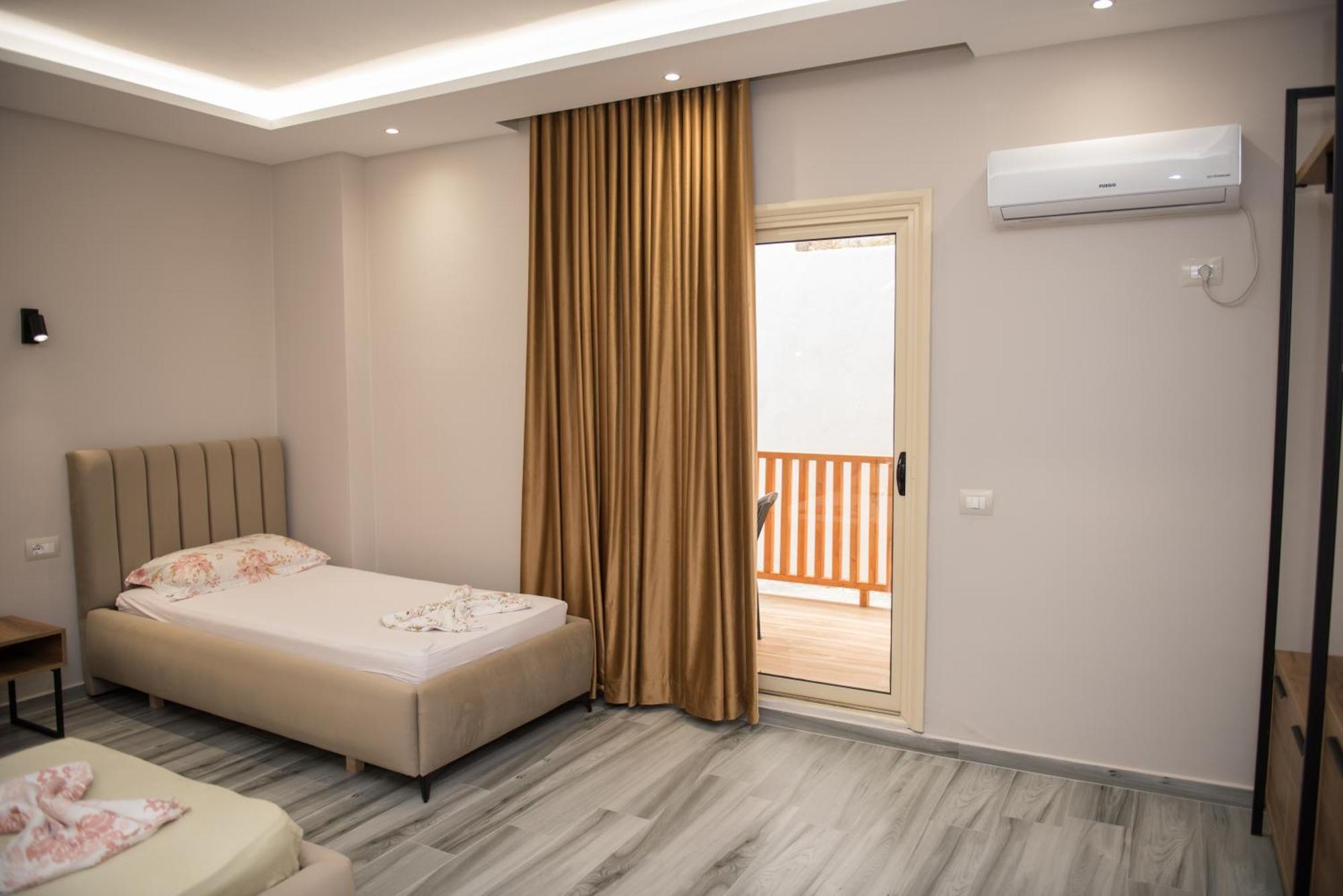 New Donantelo Hotel Vlore Exterior photo